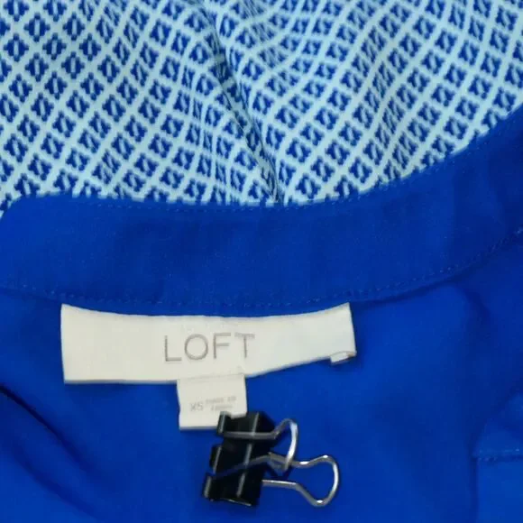 Ann Taylor Loft Scarf Print Tank Top Career Casual Womens XS V Neck Lightweight - Picture 5 of 6